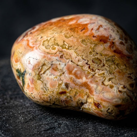 Lake Superior Agate — Large Banded Specimen, Iron-Red Chalcedony, 1,288g (2.84 lb) — main view