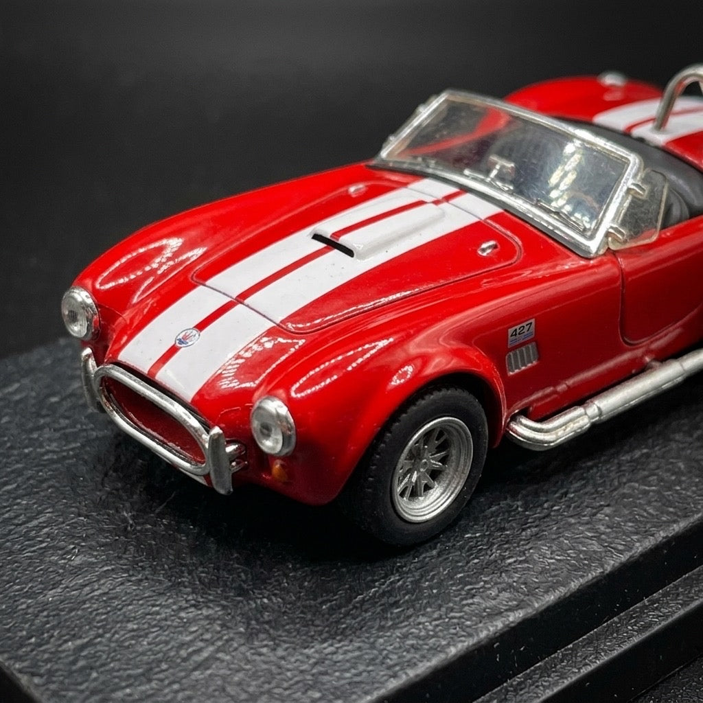 Maisto 1:24 Shelby Cobra 427 S/C Diecast — Red with White Stripes, Opening Hood — detail view