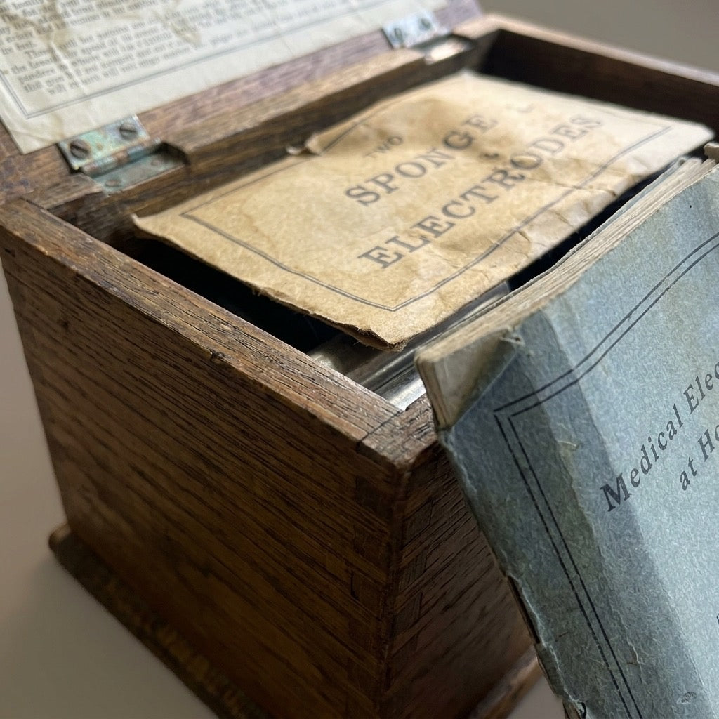 Early 1900s Electrotherapy Device — detail view