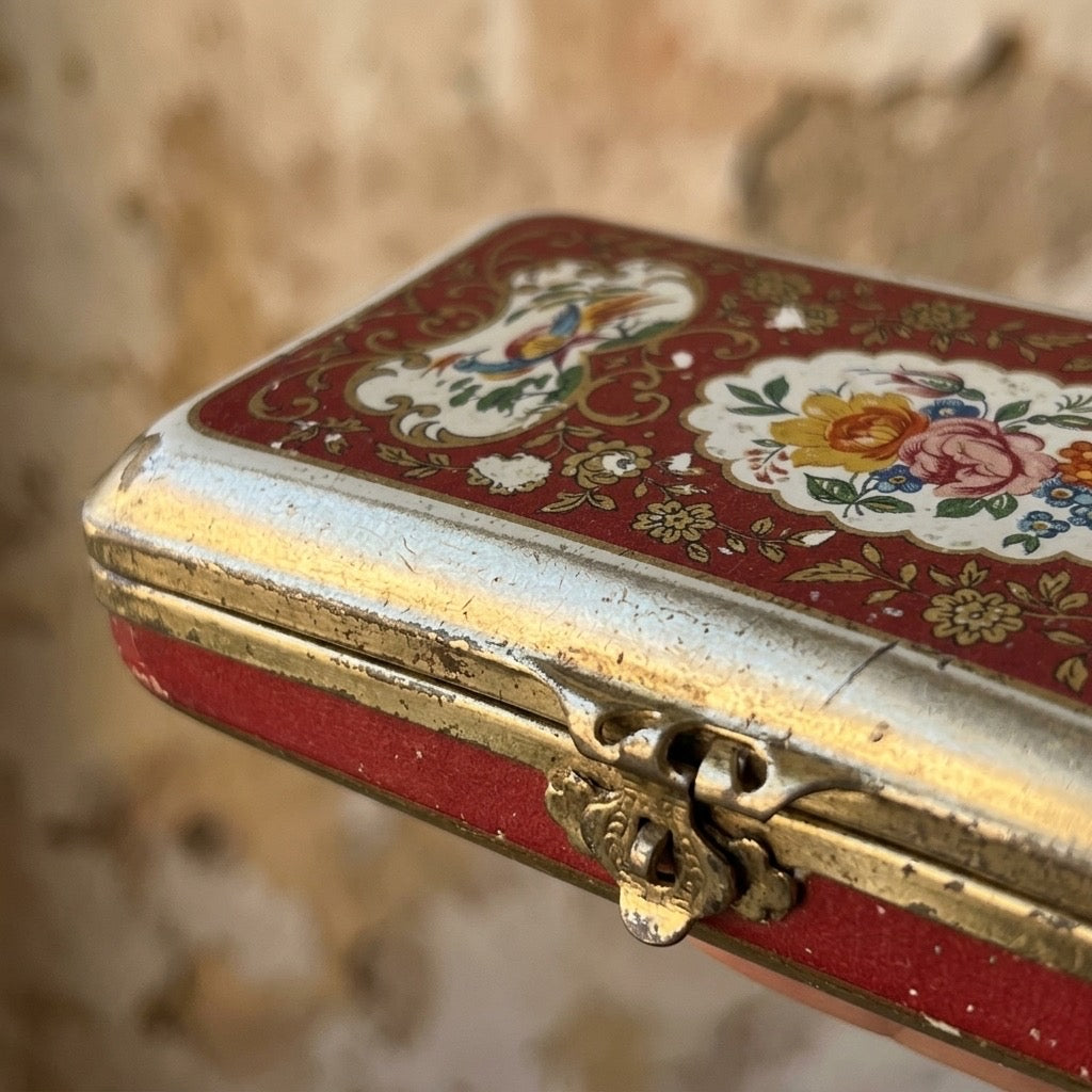 Vintage Stratton England Red & Gold Floral Lipstick Holder Compact — detail view