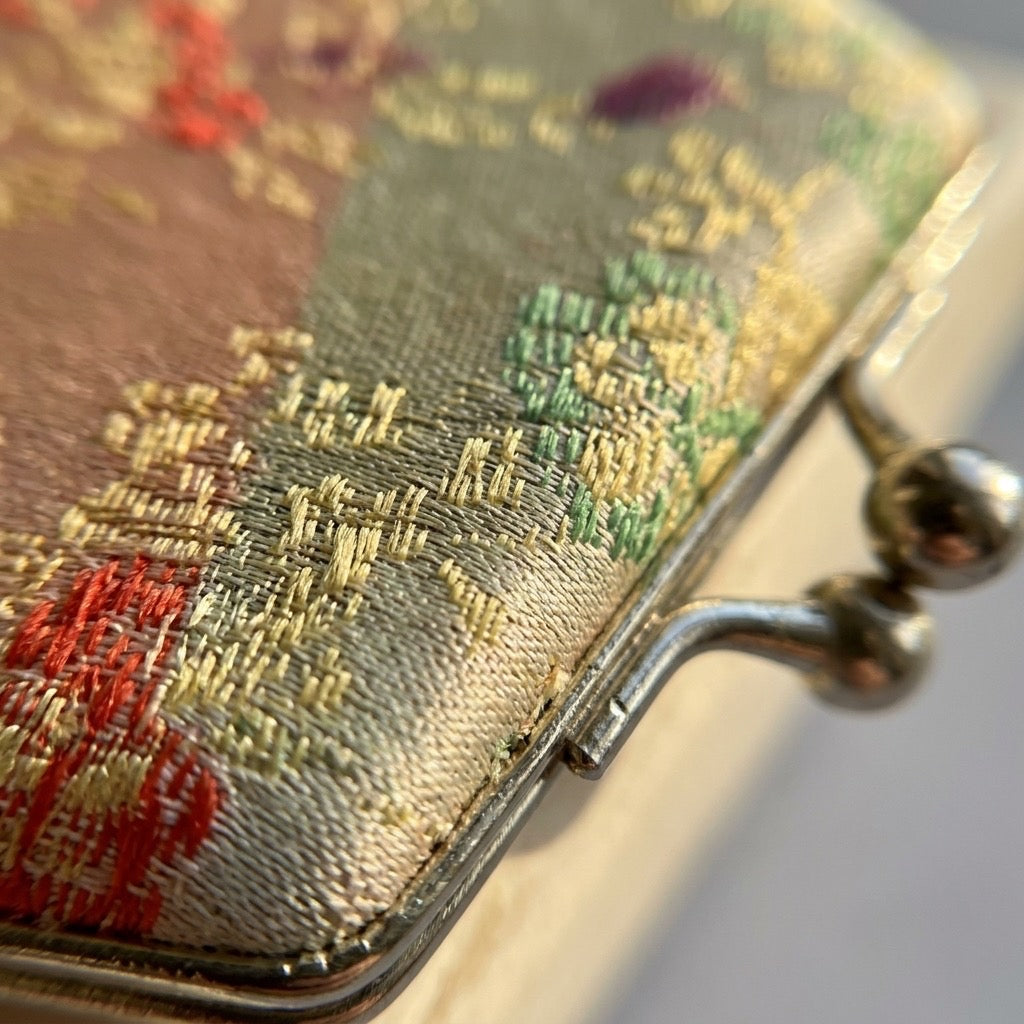 Vintage Hexagonal Silk Brocade Jewelry Box — Floral Gold Thread, Kiss-Lock Clasp — detail view
