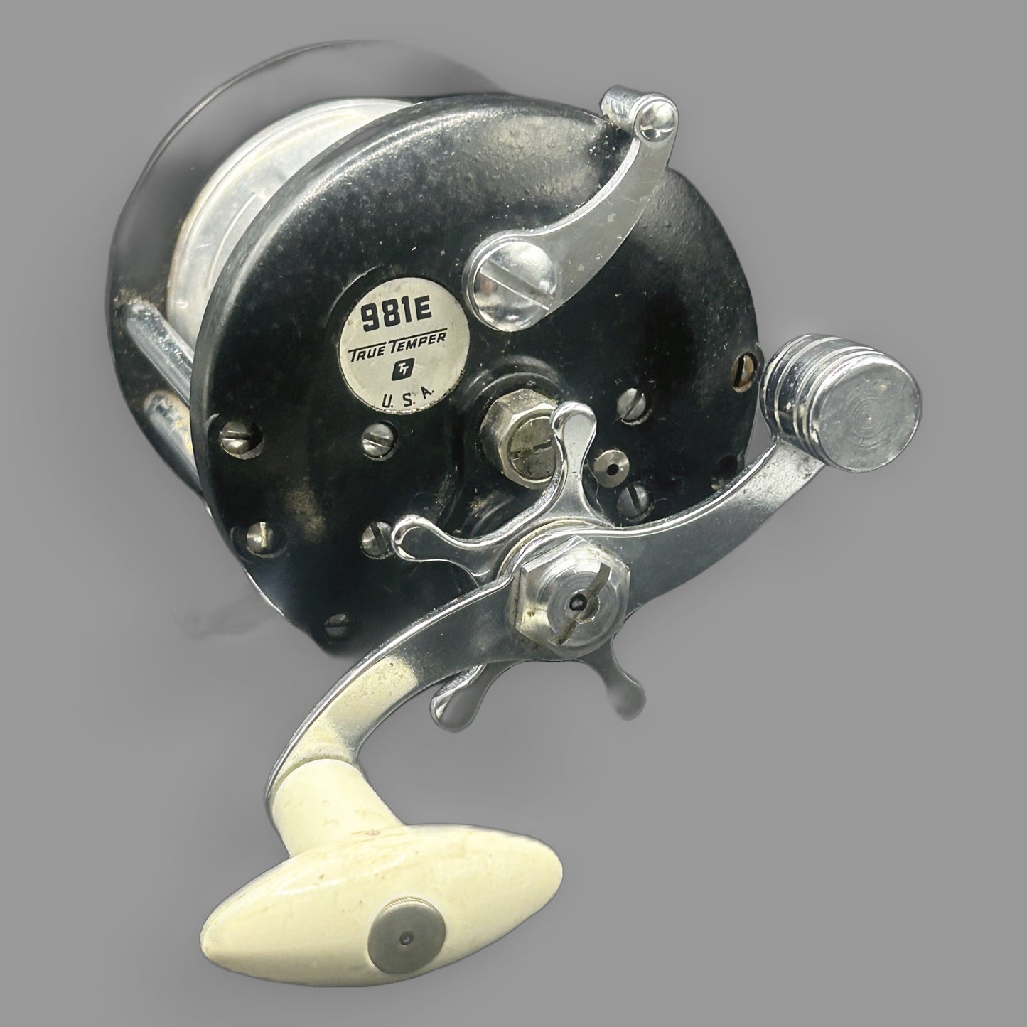 True Temper 981E Vintage Baitcasting Reel — American-Made, Star Drag — detail view