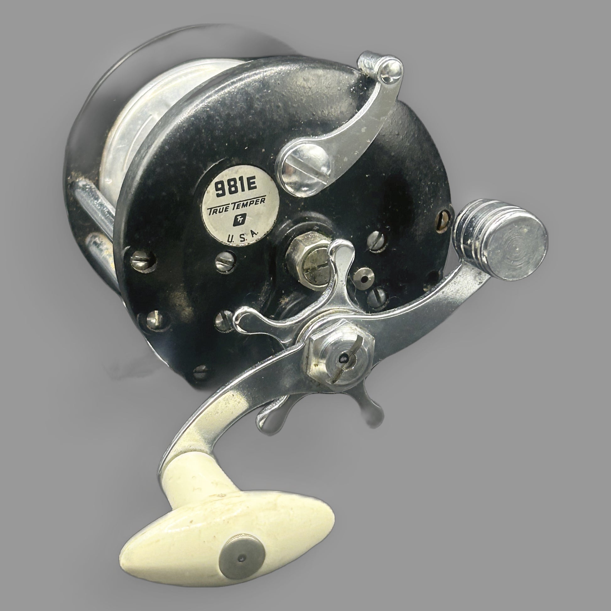 True Temper 981E Vintage Baitcasting Reel — American-Made, Star Drag — detail view