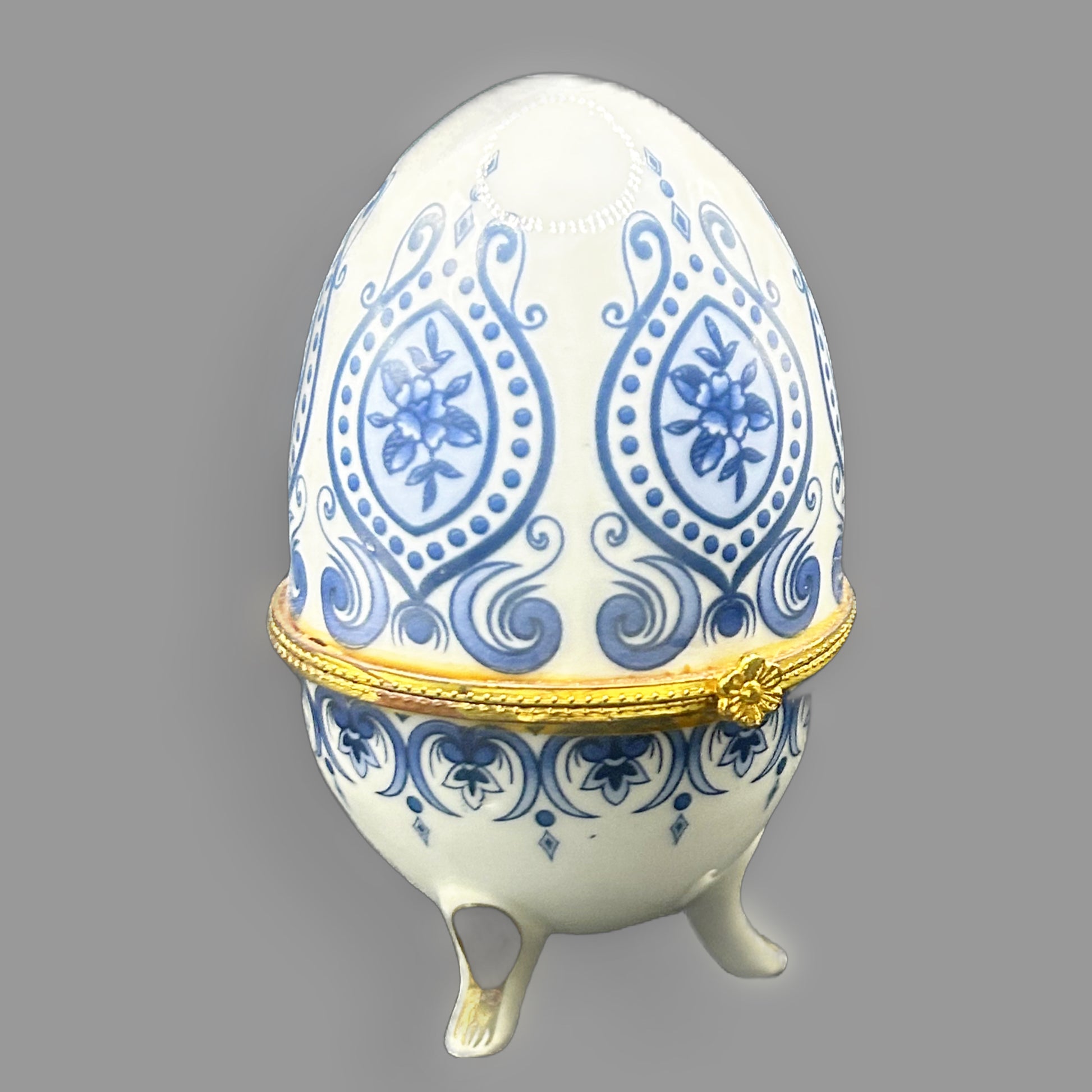 Vintage Blue & White Porcelain Egg Trinket Box — Floral Hinged Keepsake — detail view