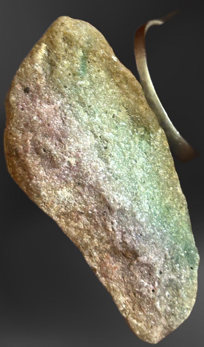 Atlantisite Polished Specimen — Serpentine & Stichtite, Green & Violet, 8g — detail view
